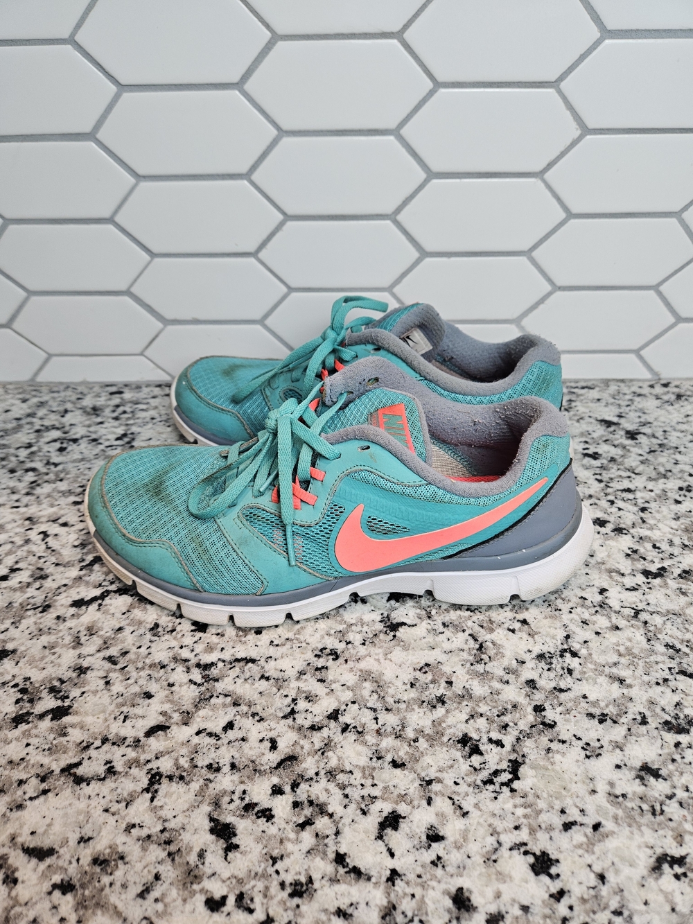 Nike Women's Teal and Coral Athletic Running Shoes Size 8